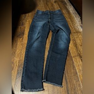 Ruff Cut Bottom Skinny Jeans
